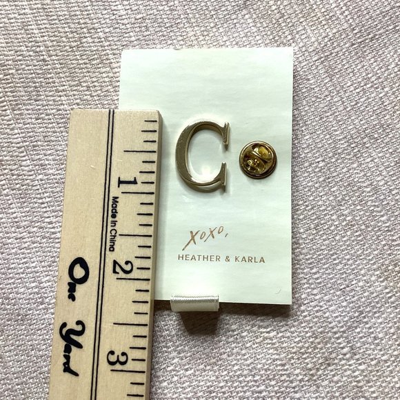 LARK & IVES COLLECTIVES THE GOLD MONOGRAM LYRICS PINS "C" - Picture 4 of 14